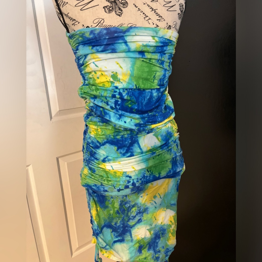 Multi color mini dress strapless very fitted